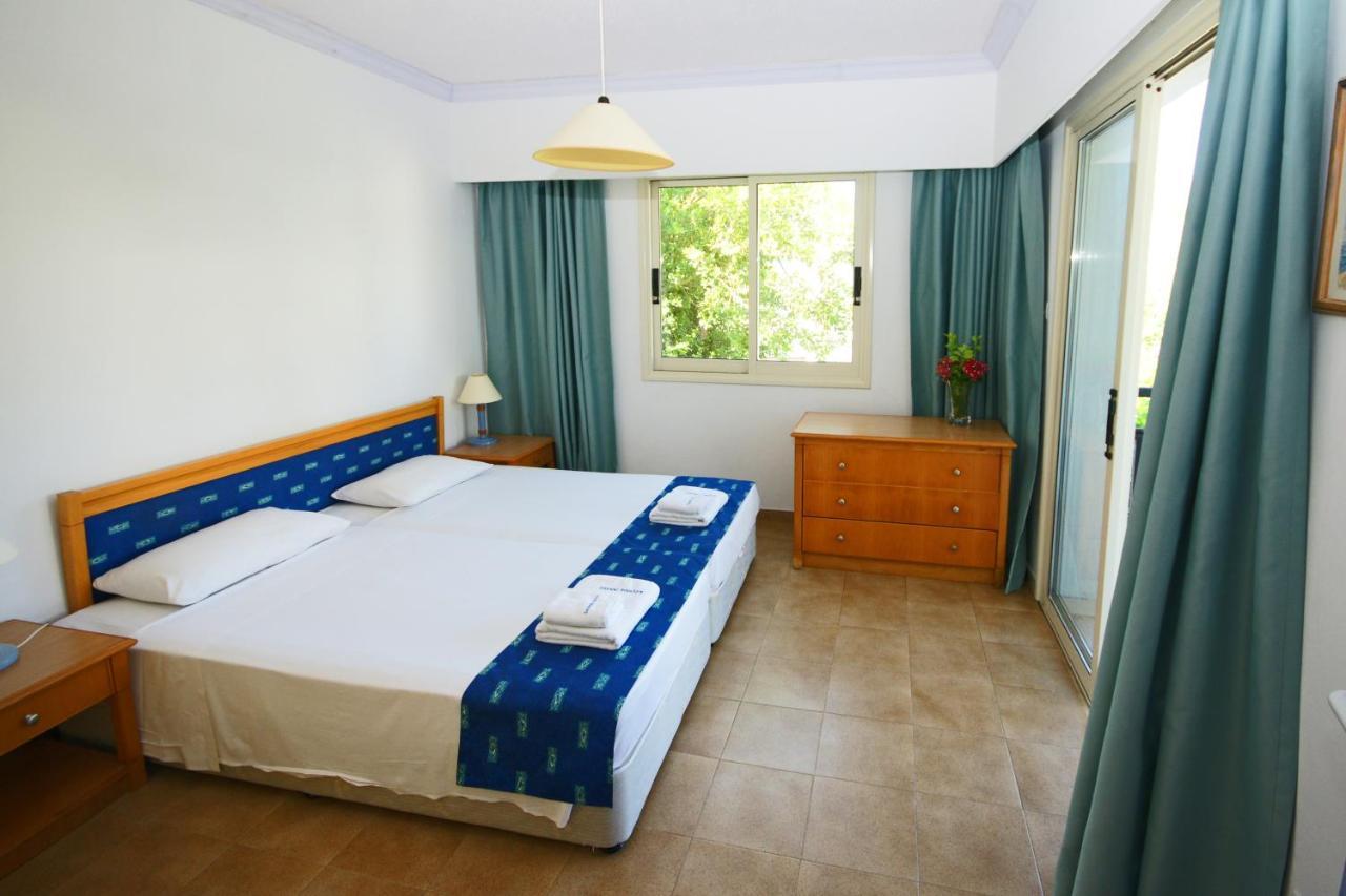 Resitour - Paphos Gardens Apartamento Exterior foto