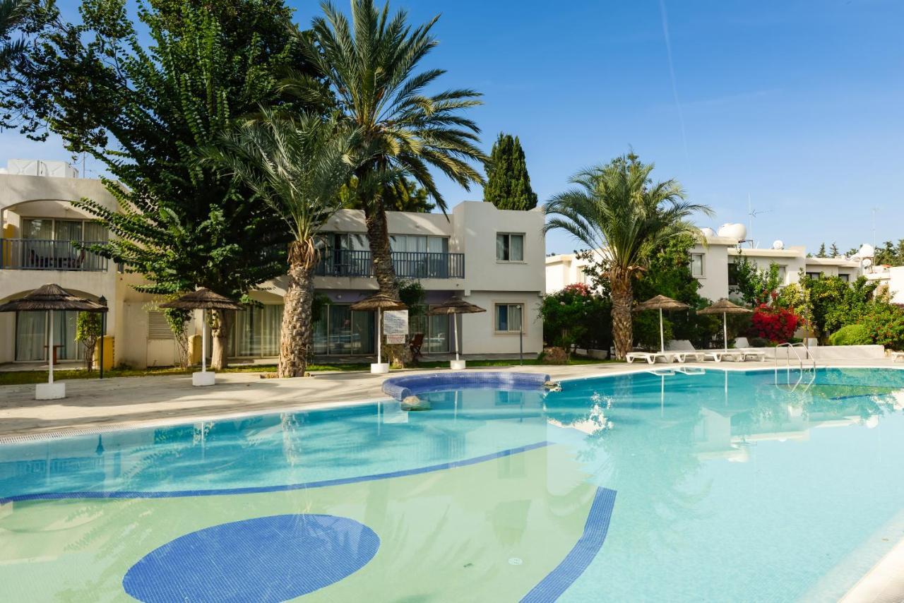 Resitour - Paphos Gardens Apartamento Exterior foto